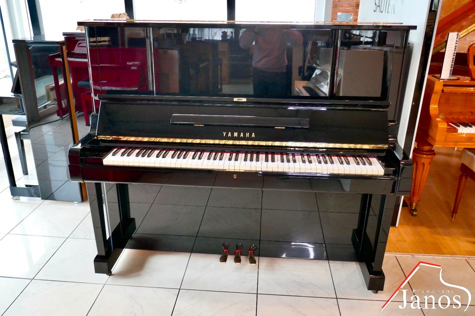 Hervorragedes Yamaha Klavier ✱ YUX 130 cm ✱ Japanische Produktion in Königsbrunn