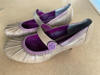 Neuwertige Tamaris Damenschuhe Pumps Gr. 39 Hessen - Butzbach Vorschau