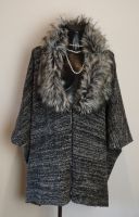 Poncho mit Webpelzkragen One Size grau-schwarz warm Nordrhein-Westfalen - Harsewinkel - Marienfeld Vorschau