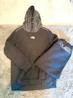 Stilvoller The North Face Trainingsanzug Gr.XL Top Zustand Nordrhein-Westfalen - Oberhausen Vorschau