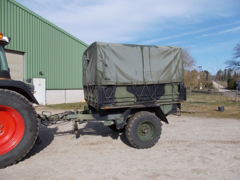 Anhänger LKW Unimog Traktor Bundeswehr 12,5R20 Notstromaggregat in Bad Berka