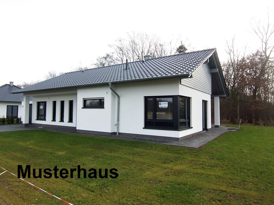 Überaus ansprechender Neubau – Satteldachbungalow in ruhiger Wohnlage in Rhede