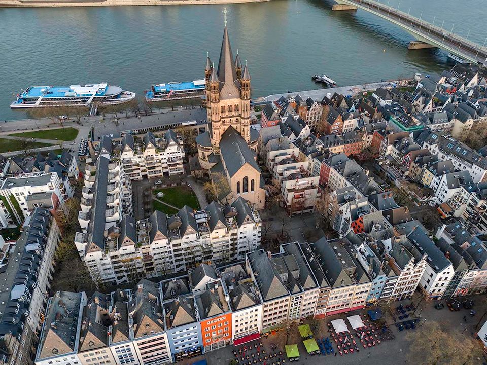 Immobilien Fotograf Luftaufnahme atemberaubende Drohne Video Foto in Köln