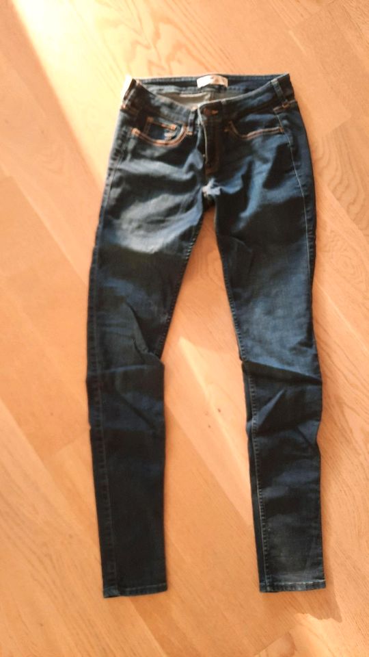 Coole Jeans von Hollister in Ostfildern