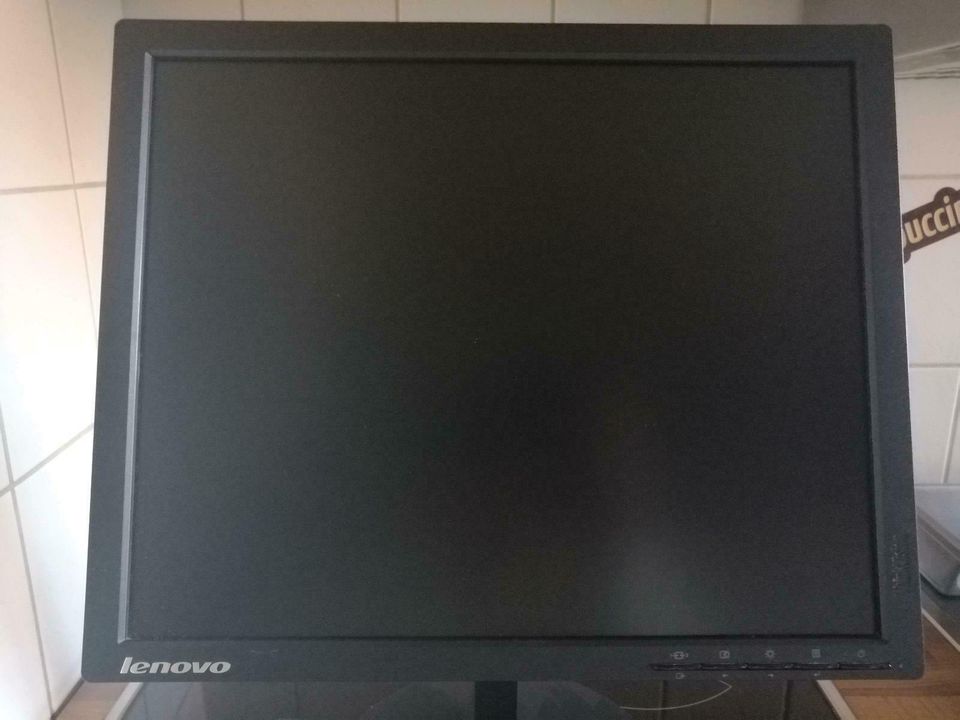 Schwarzer Monitor von Lenovo 17 Zoll in Flensburg