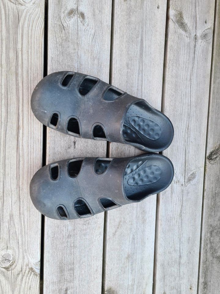 Ikea crocs shoes clearance
