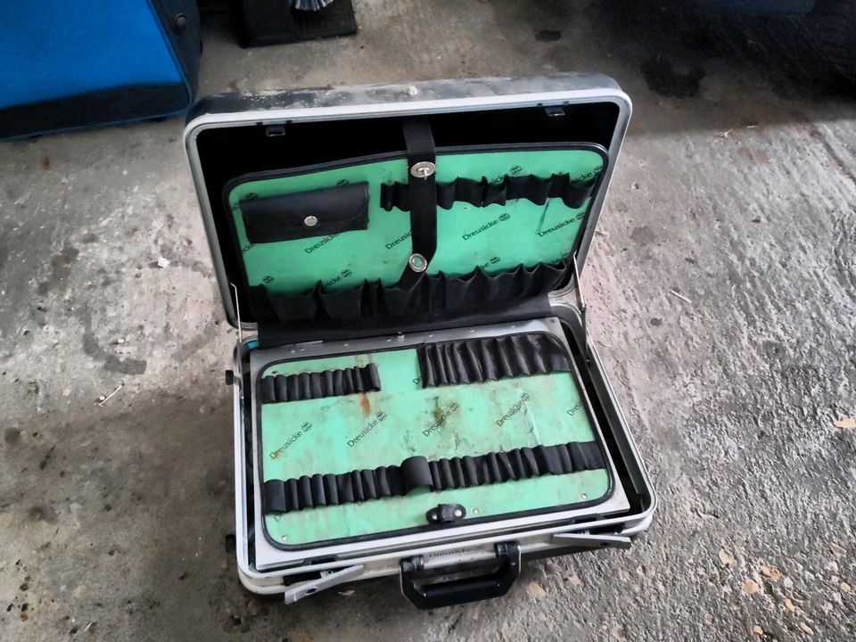 Werkzeugkoffer Toolbox fahrbar mit Rollen sortierbox in Schlüsselfeld