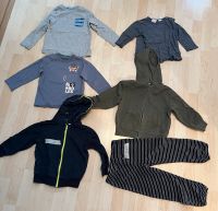 6 Teile Kleiderpaket Pullover Hose Jacke 98/104 Hessen - Butzbach Vorschau