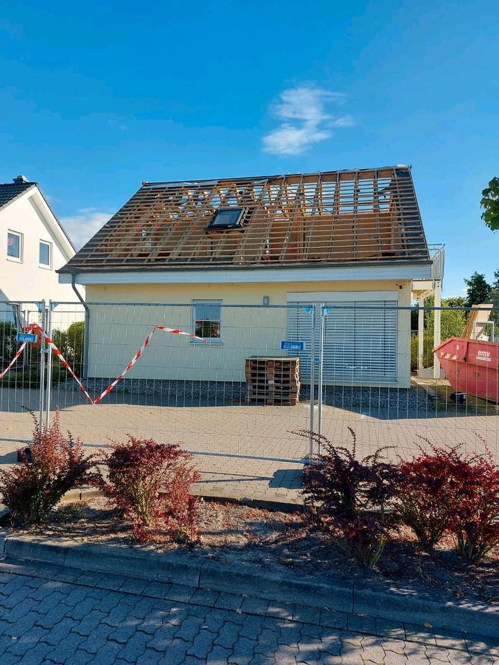 Raus aus der Stadt, Familien aufgepasst! Baugrundstück + Fertigteilhaus