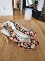 High Heels Peep Toe NEU Gr. 39 Blumenmuster Köln - Porz Vorschau