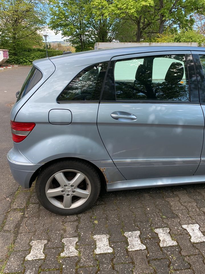 Mercedes B 200 in Wiesbaden