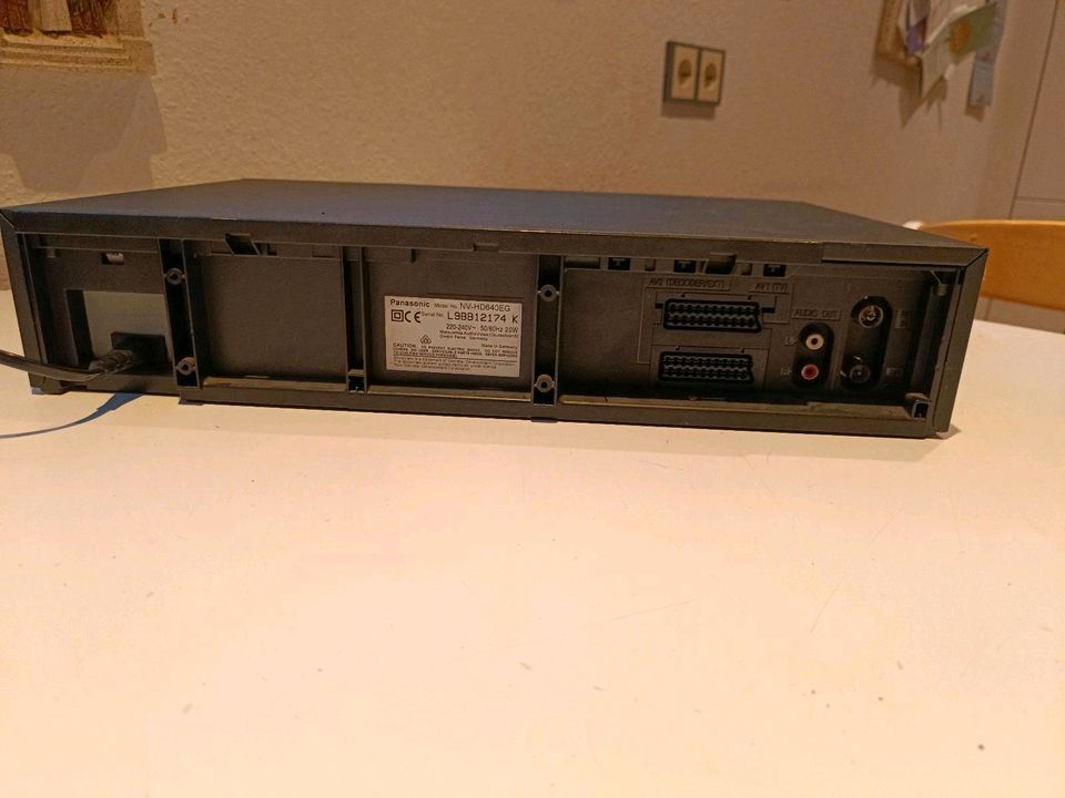 Panasonic VHS Player Videokassettengerät NV HD 640 in Bomlitz