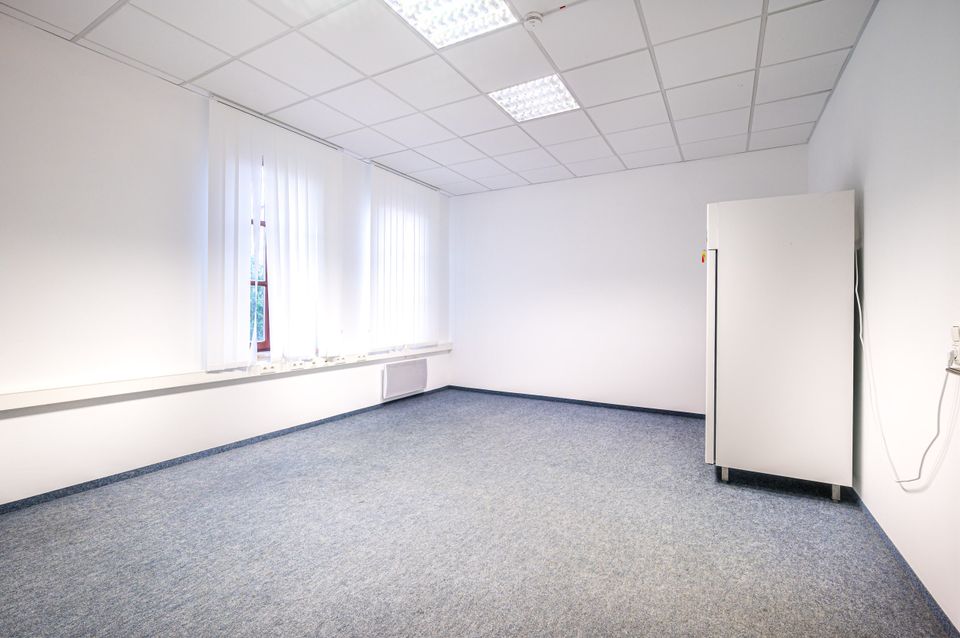 Büro/Ausstell.flächen in Karlstadt zvm, zentrale Lage, ca. 300qm, teilbar in Karlstadt