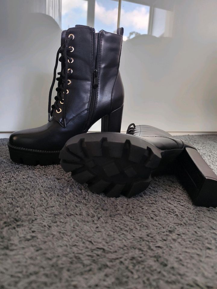 Damen Stiefelette schwarz in Neumünster