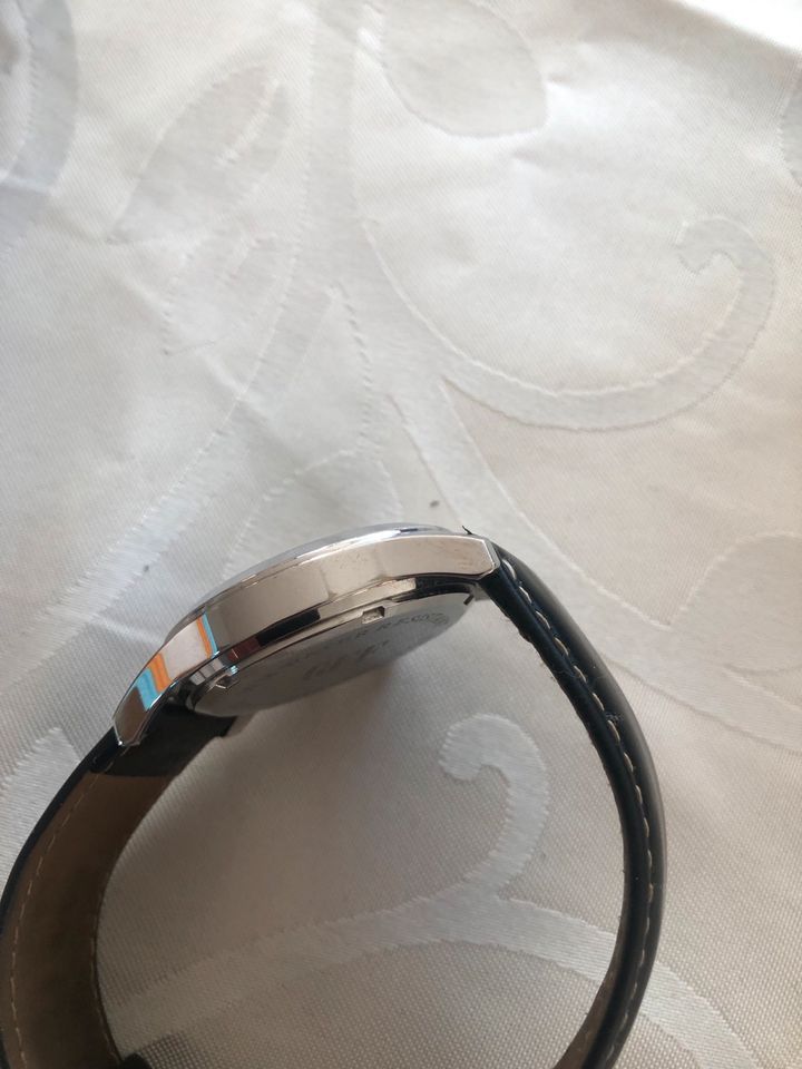 Herren Armband Uhr mit Lederband GFF in Korntal-Münchingen