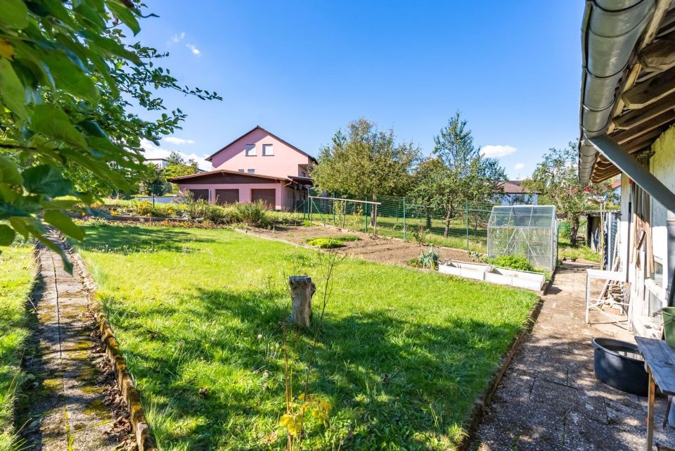 Für Landwirte, Pferdehalter, als Wohnprojekt:  Großer Hof incl. Bauplatz, zzgl. 6Ha Land in Weilrod 