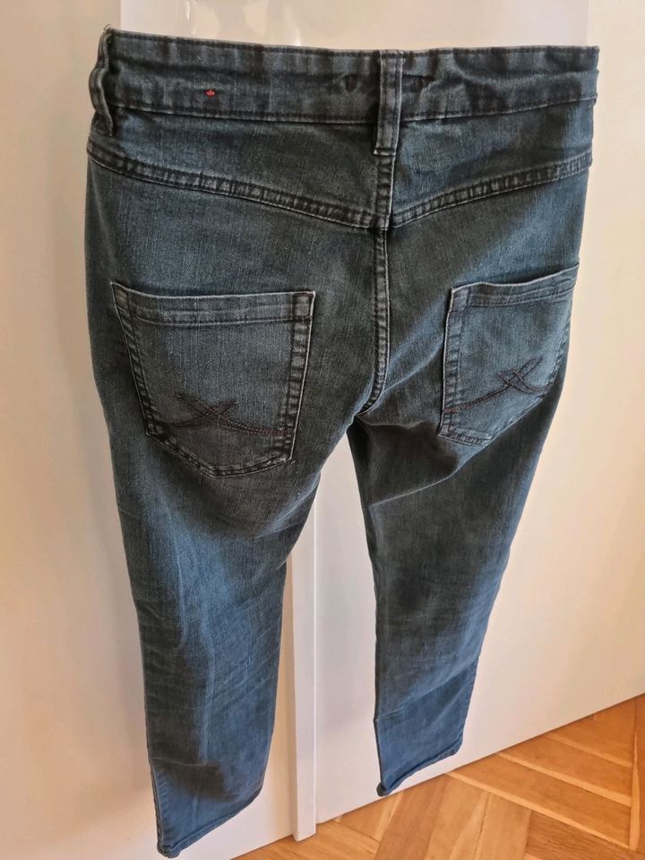 S. Oliver Jeans Hose dunkelblau Stretch Größe 152 - Top Zustand in Aurich