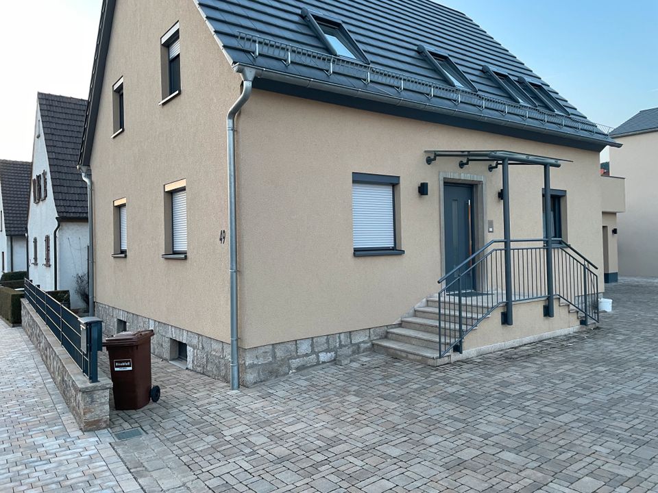 Einfamilienhaus mit Doppelgarage zur Miete in Leinach