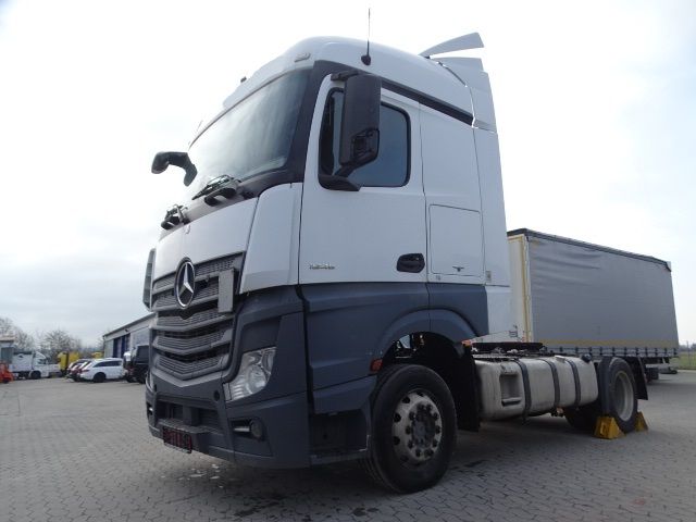 SCHLACHTE Mercedes-Benz Actros MP4 Getriebe Achse Tank Spoiler in Niederlauer