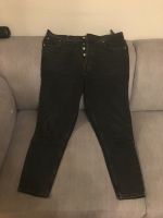 ZARA | Jeans Essentials (Größe EUR 44) Frankfurt am Main - Westend Vorschau