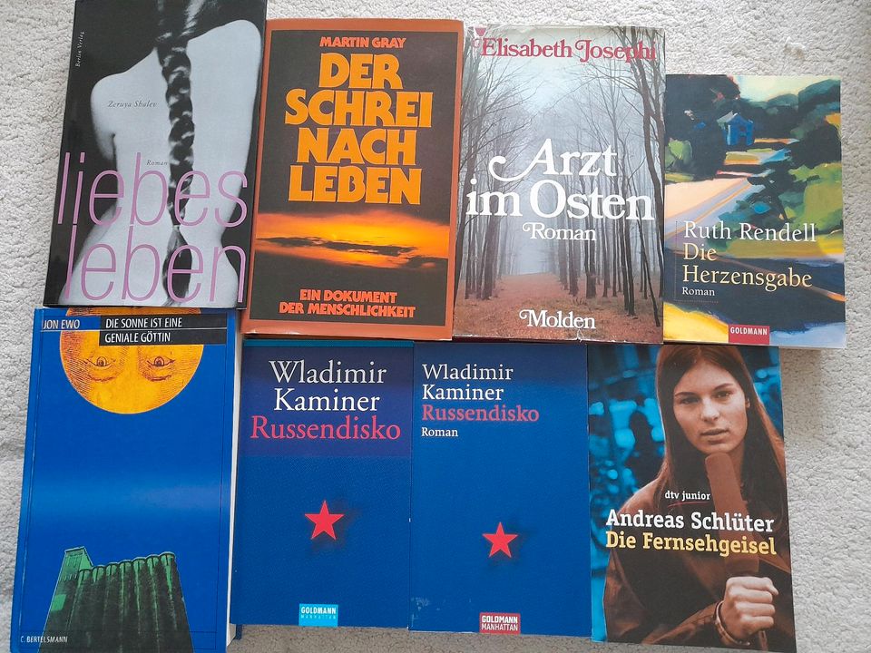 Verschiedene Bücher mit 2€ in Leinfelden-Echterdingen