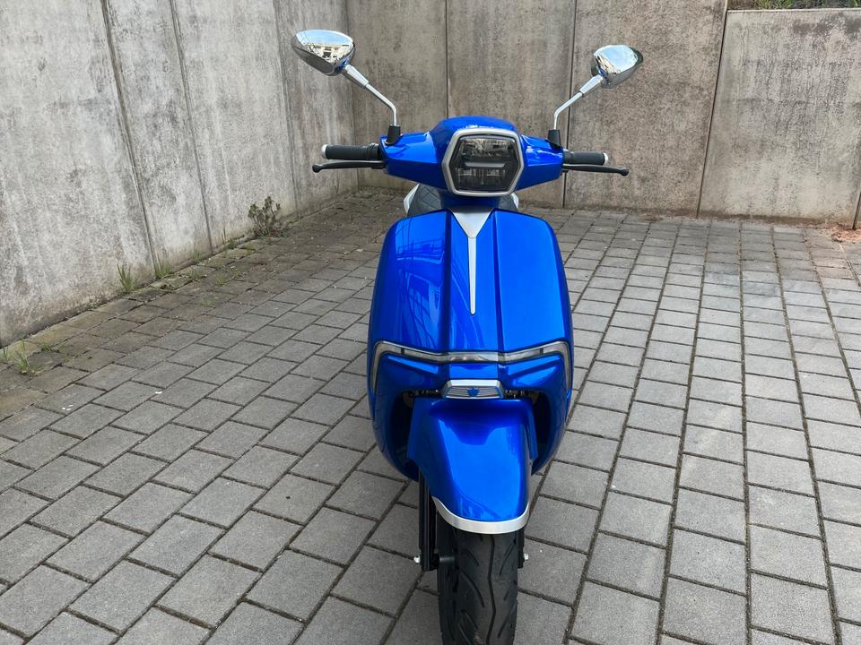 Elektroroller Medion 45 72V30 AH Li Akku 45 km/h Aktionspreis in Saarwellingen