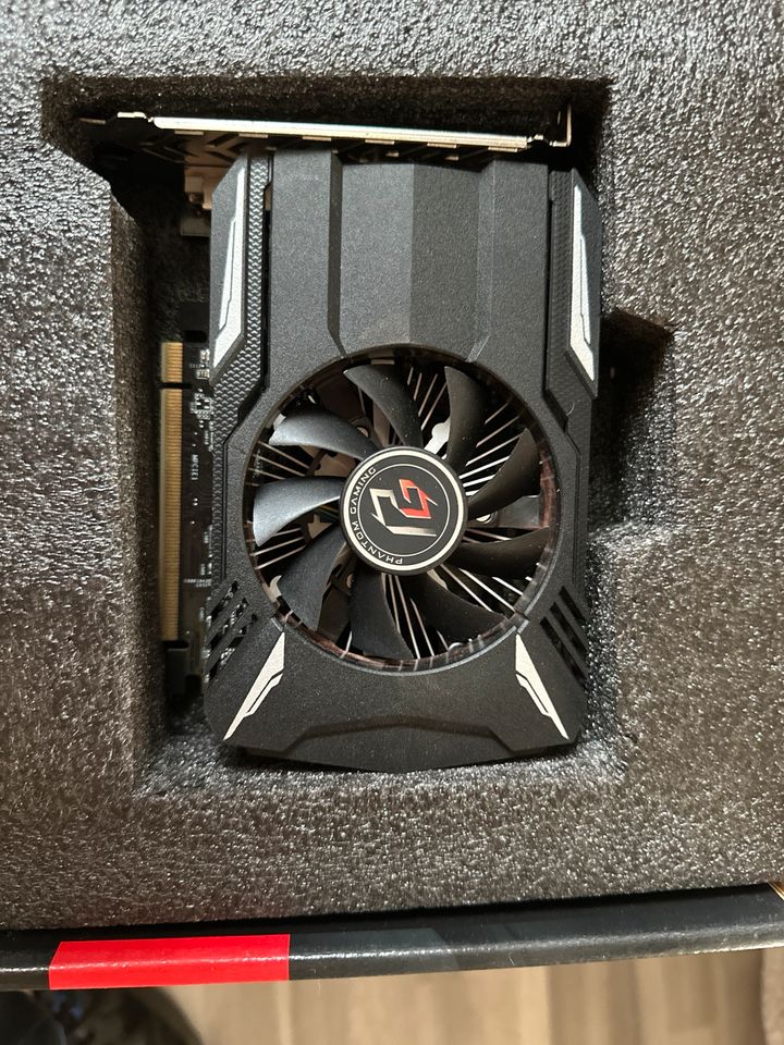 Radeon RX560 Phantom Gaming in Seifhennersdorf