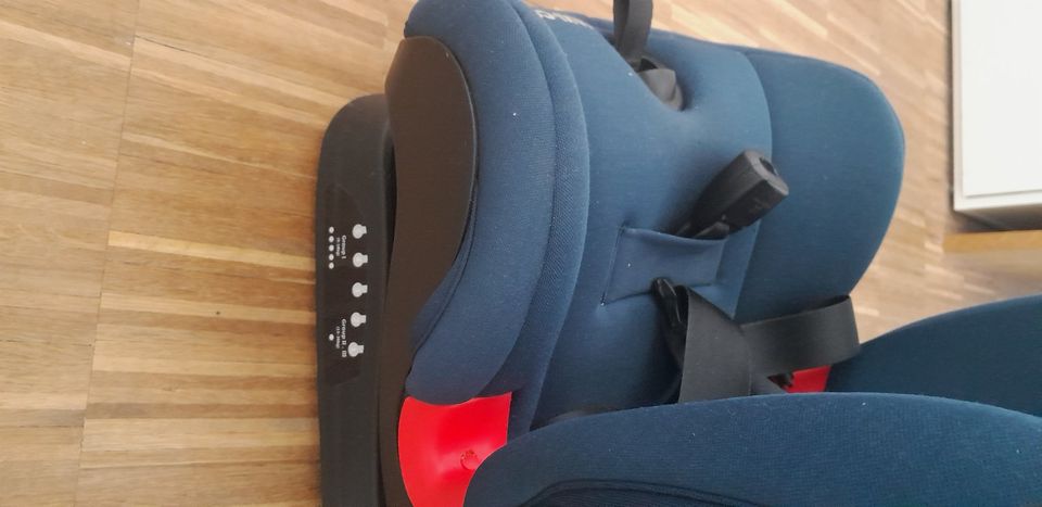 Max Cosi Titan Kindersitz mit Isofix in Frammersbach