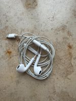 original APPLE EARPODS mit Lightning Connector *neu* Leipzig - Eutritzsch Vorschau