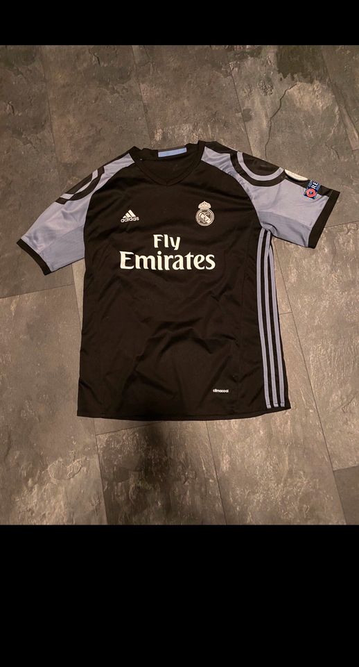 Real Madrid Trikot in Niederkassel