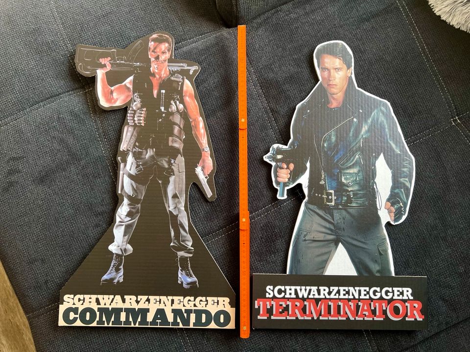 Aufsteller Figur Terminator Predator Commando Schwarzenegger Kino in Chemnitz