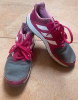 Adidas Sportschuhe grau weiß pink Hallenschuhe 36 1/2 Nordrhein-Westfalen - Lindlar Vorschau