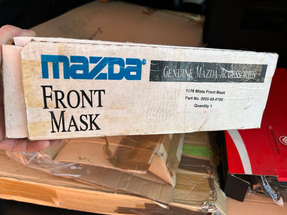 Mazda MX5 Front Mask BRA Original NB Tuning Treffen Frontschürze in Osterode am Harz