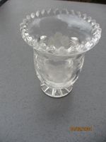 Vase , aus dicken stabilem Glas mit toller Gravur 10,5 x 7 Nordrhein-Westfalen - Harsewinkel Vorschau