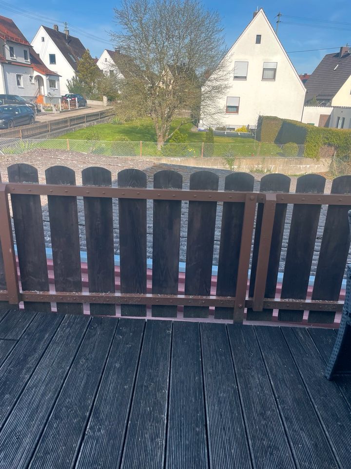 Balkongeländer Latten mit HalterungBalkon Zaun Holz in Monheim