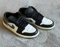 Nike Air Jordan 1 Low Sneaker - 553558 095 - schwarz/olive - 42,5 Sachsen - Markneukirchen Vorschau