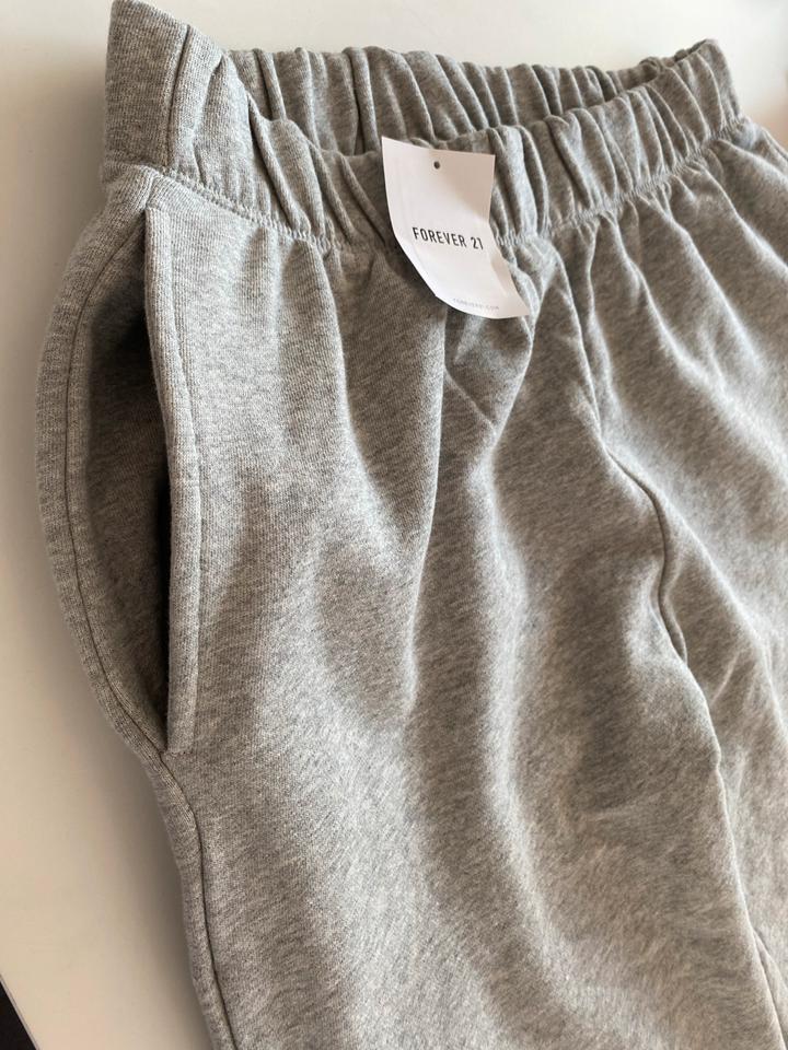 NEU Forever 21 Hose / Jogginghose French Terry wide leg, grau, L in Ahrensburg