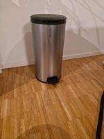 2 Dustbins- 30 L and 15L Friedrichshain-Kreuzberg - Friedrichshain Vorschau
