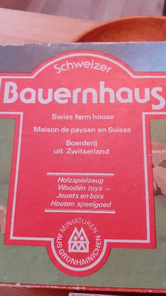 DDR Holzspielzeug Schweizer Bauernhaus + Ergänzungsset in Rehna