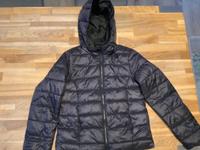 Schwarze Steppjacke, Jacke, Gr. S, top Zustand Hessen - Hünstetten Vorschau