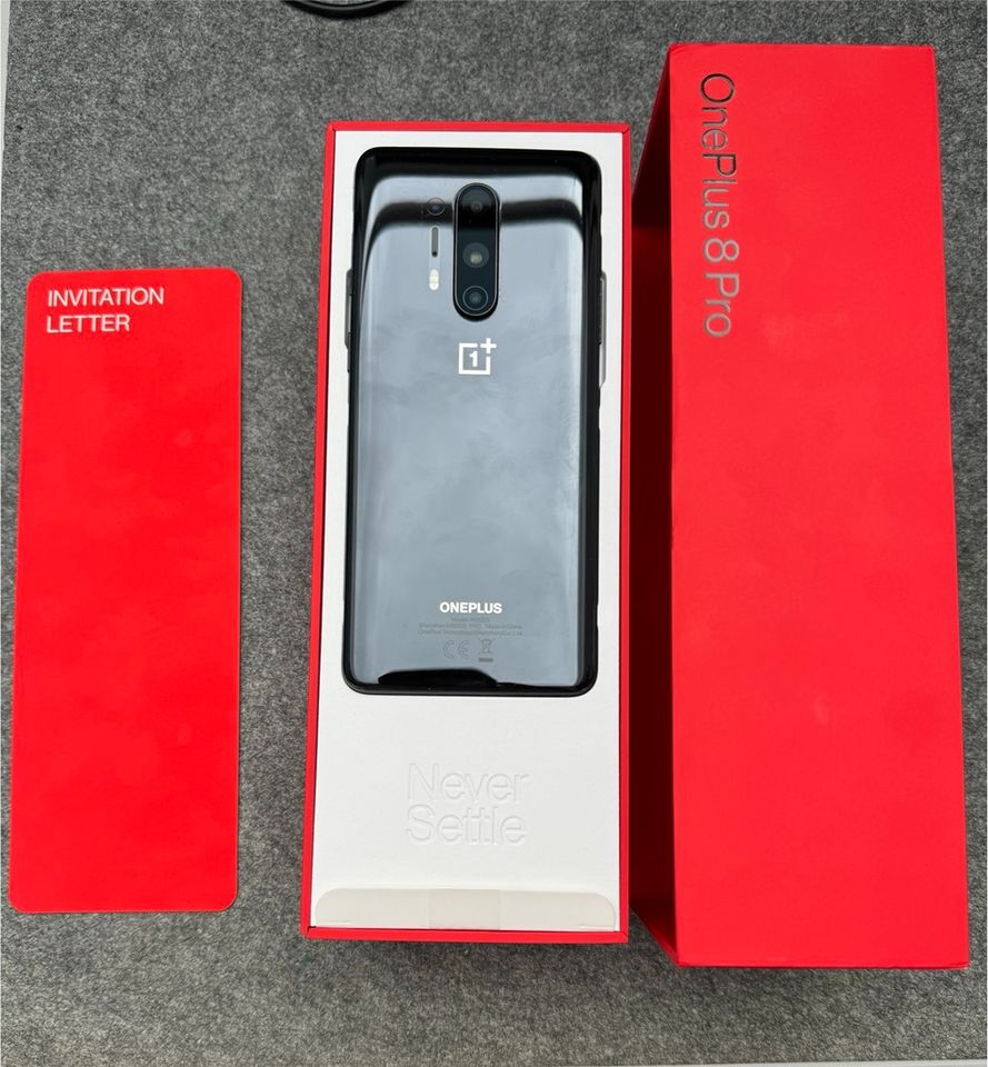 OnePlus 8 Pro (Display teils Defekt) in Friedberg