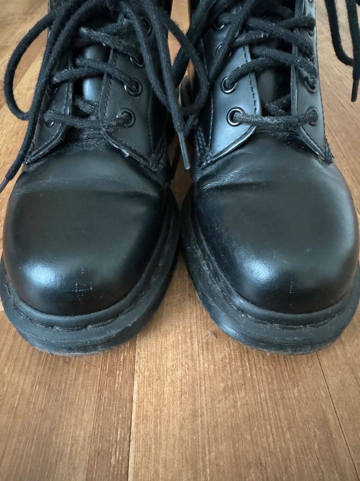 Dr. Martens 1460 Mono Milled Leder Schnürstiefel Schwarz Gr. 39 in Werneuchen