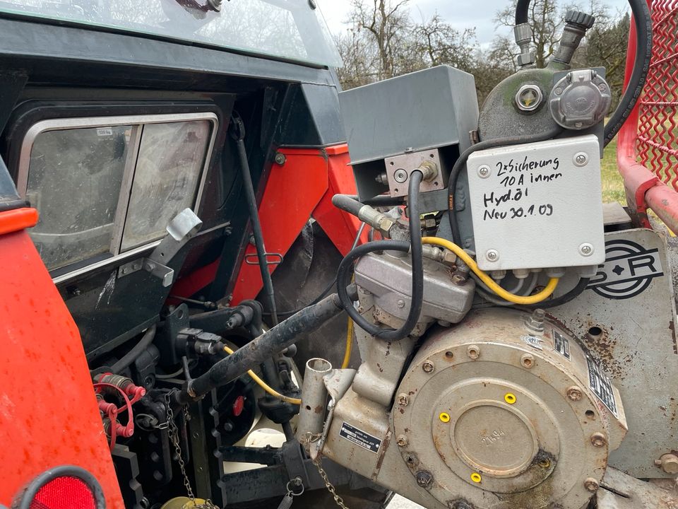 Zetor 6245 Seilwinde Frontlader Schaufel Gabel in Oberrot