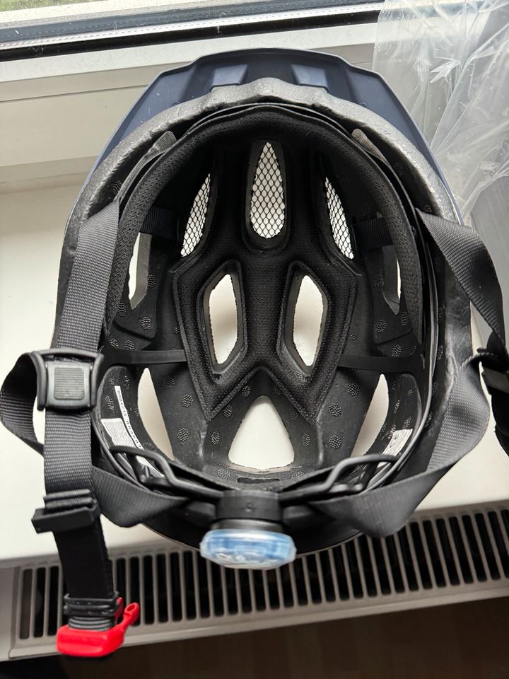 Abus Helm Aduro 2.0 S 51-55 cm in Hamburg