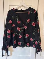 Bluse mit Blumen / Tunika Niedersachsen - Lintig Vorschau
