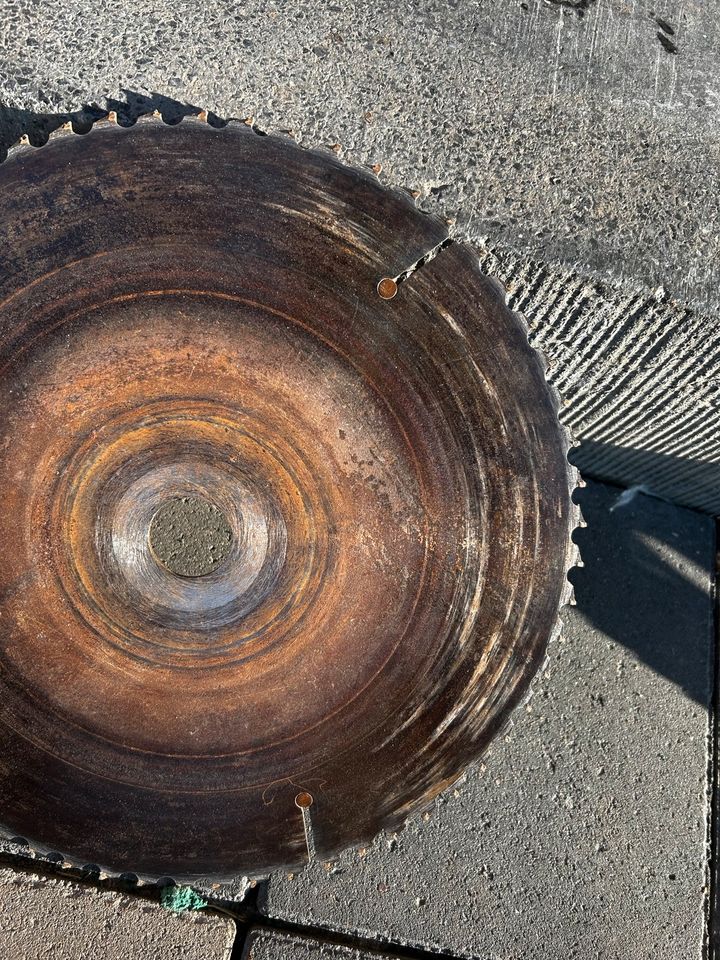 Sehr gut erhalten Kreissägeblatt Diamantzähne Durchmesser 35 cm in Schwerte