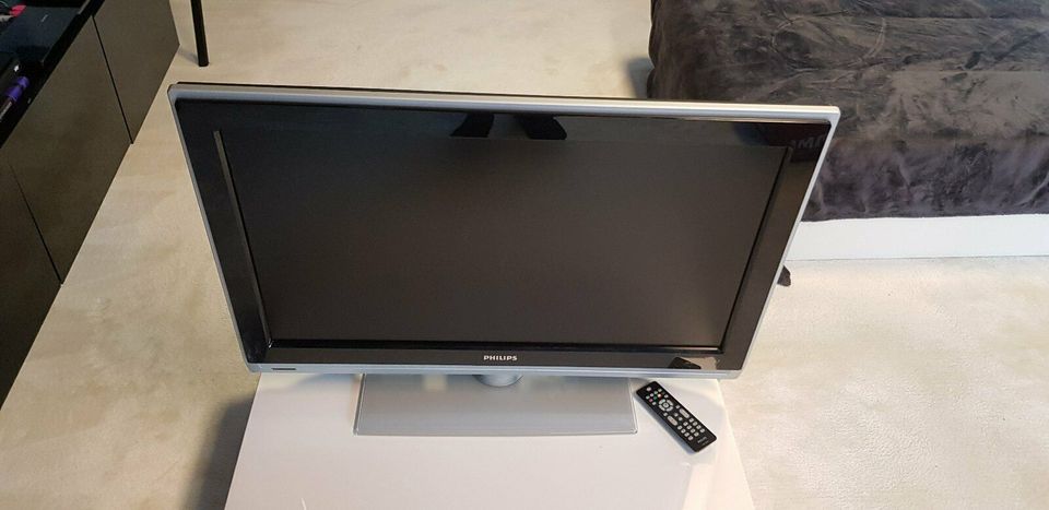 Philips HD ready TV - Breitbild-Flachbildfernseher 32PFL5322/10 in Ebermannstadt