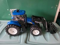 Bruder New Holland T8040 mit Frontlader Nordrhein-Westfalen - Borgholzhausen Vorschau