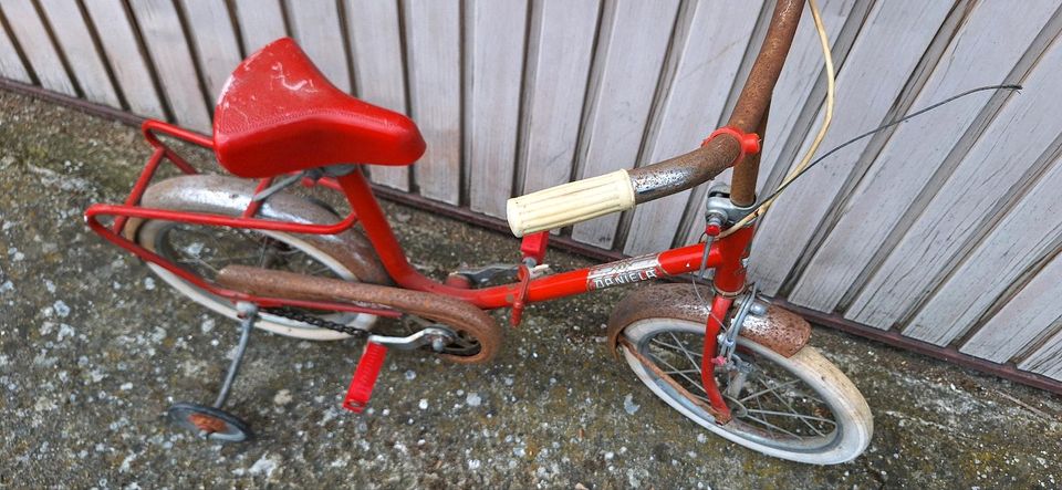 Fahrrad  Kinderfahrrad Antik Vintage Retro Alt in Wölfersheim