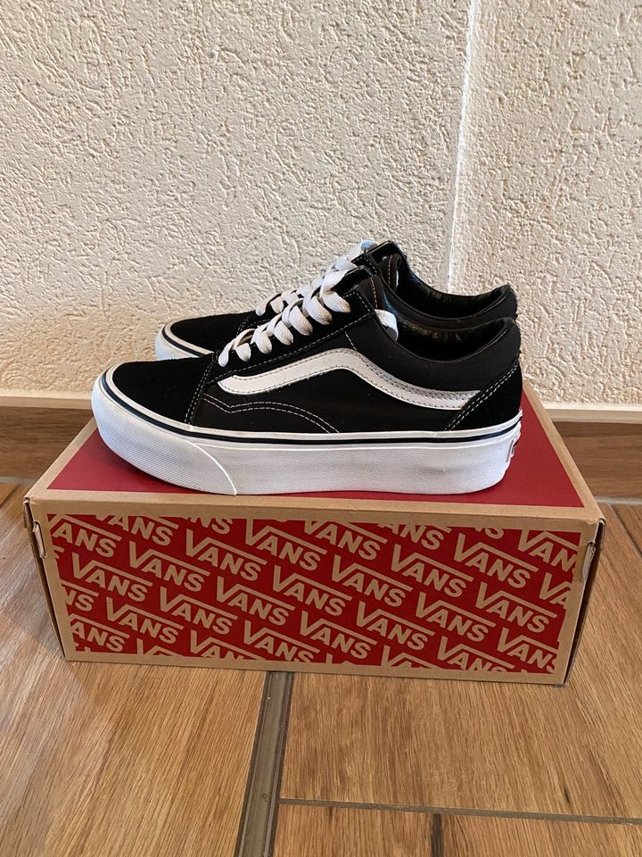 Vans Old Skool Sneaker Platform 37.5 schwarz in Cottbus